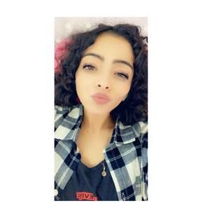 Meet your Posher, Andrea